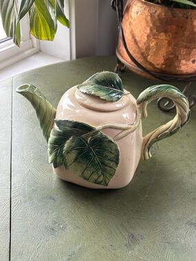Fitz and Floyd Manhattan Garden Ceramic Teapot
